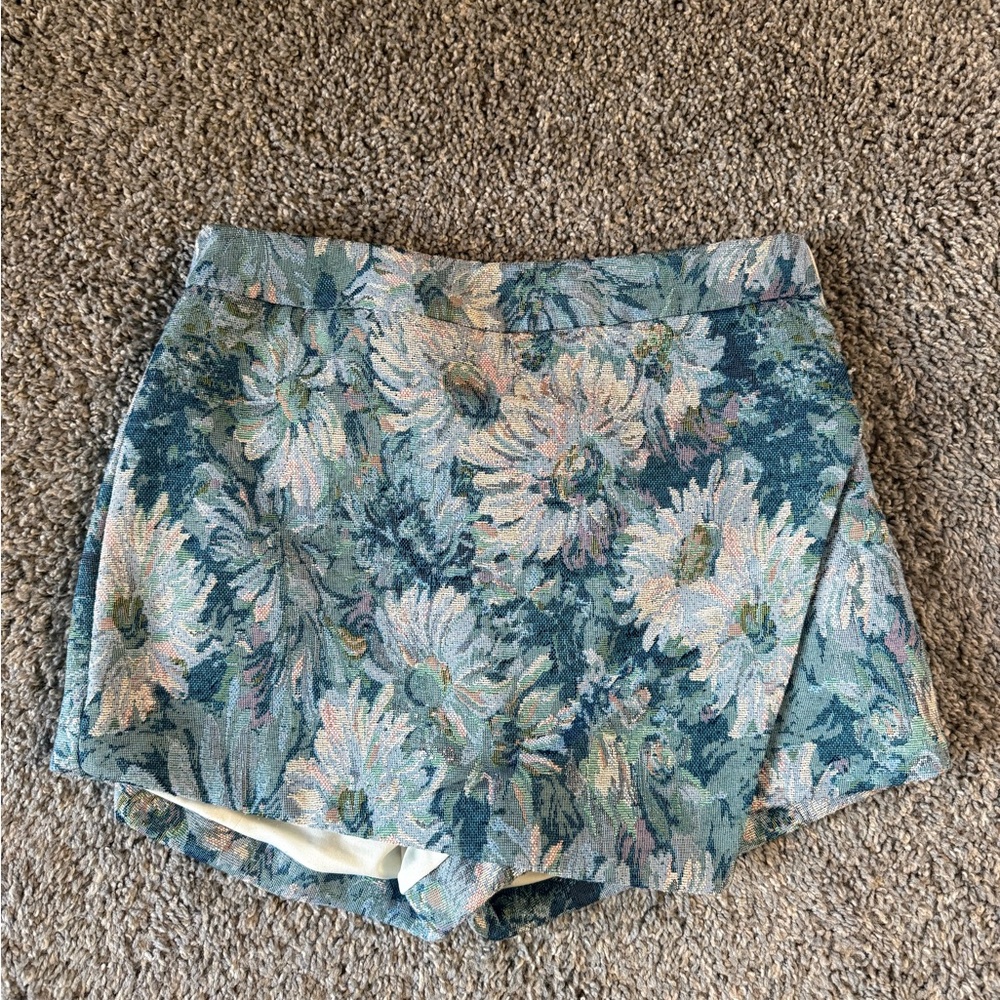 Floral Patterned Women's Skort